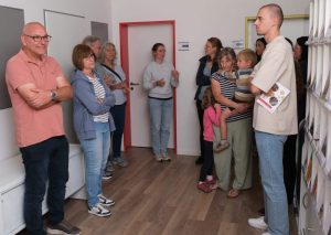 Besucher beim Tag der offenen Tür in der OMF Zentrale Mücke 6.9.2026